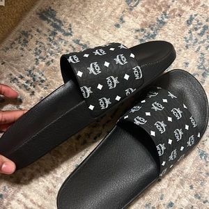 Black mcm slides